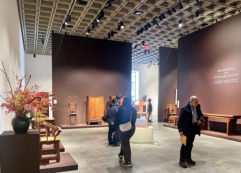 Robert Bradlow - Chinese Art Specialist