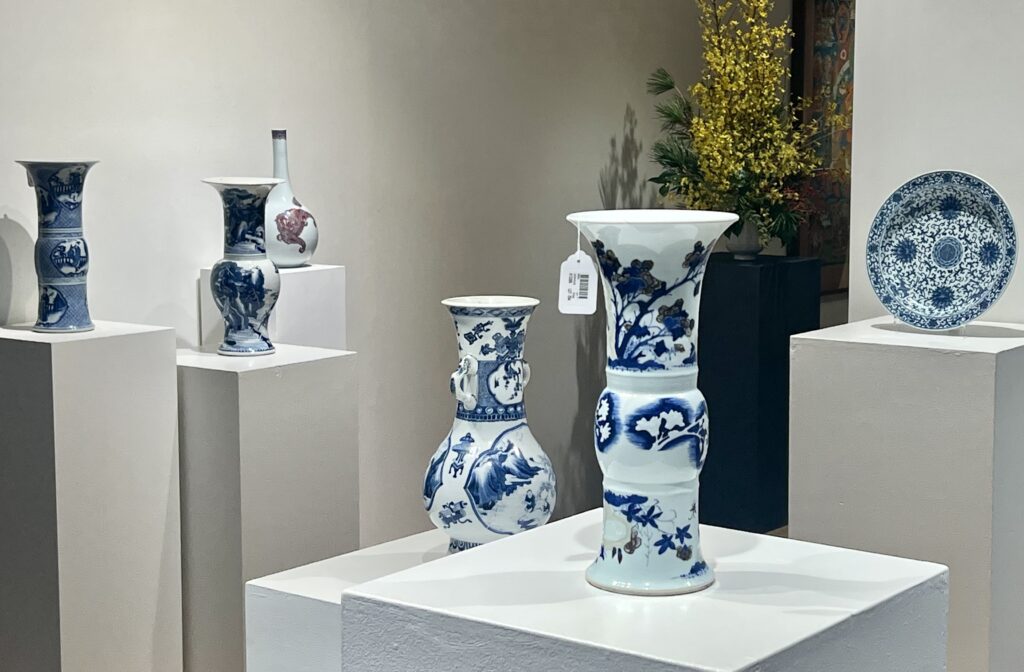 Robert Bradlow - Chinese Art Specialist