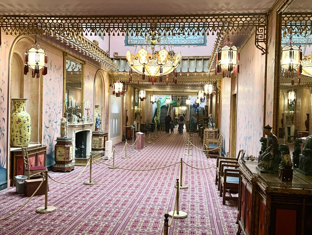 Robert Bradlow - Chinese Art Specialist