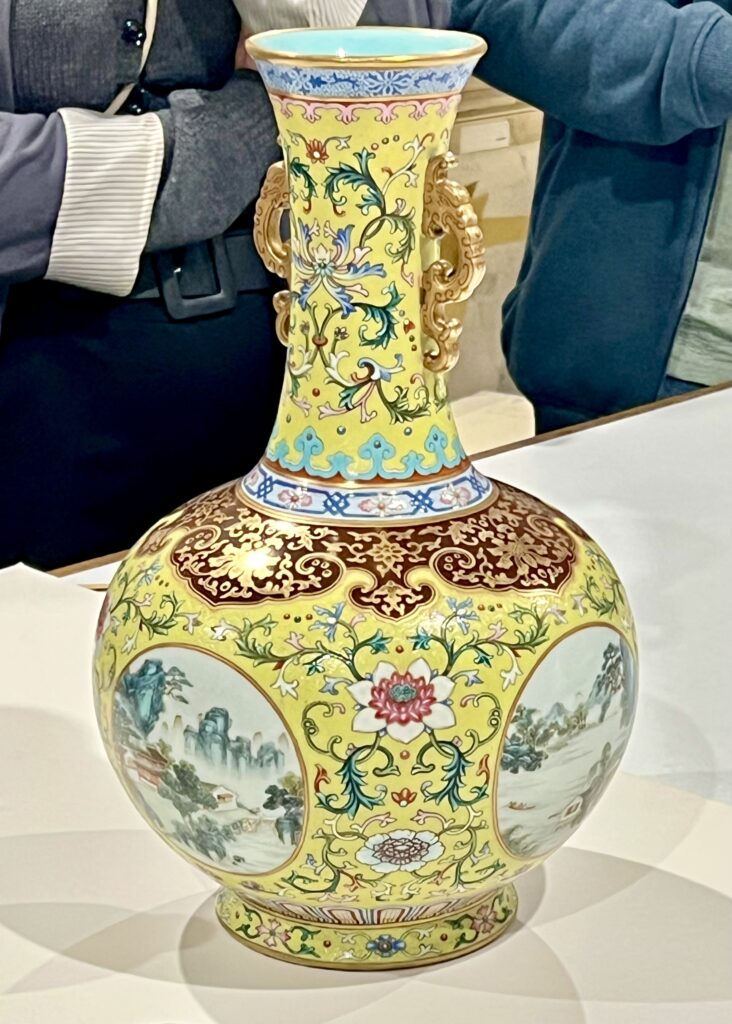Robert Bradlow - Chinese Art Specialist