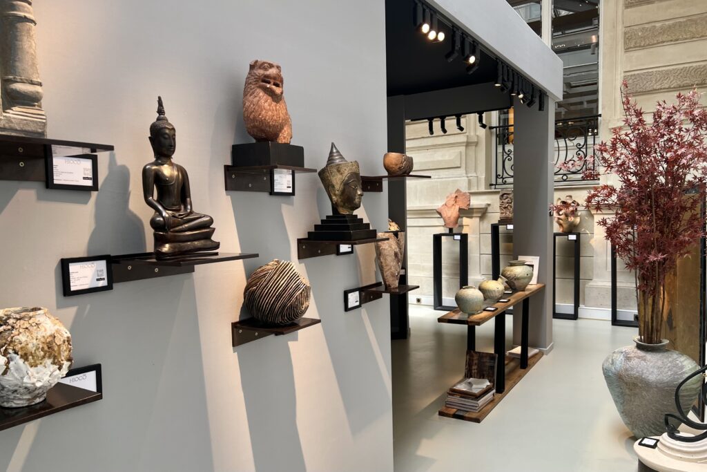 Robert Bradlow - Chinese Art Specialist