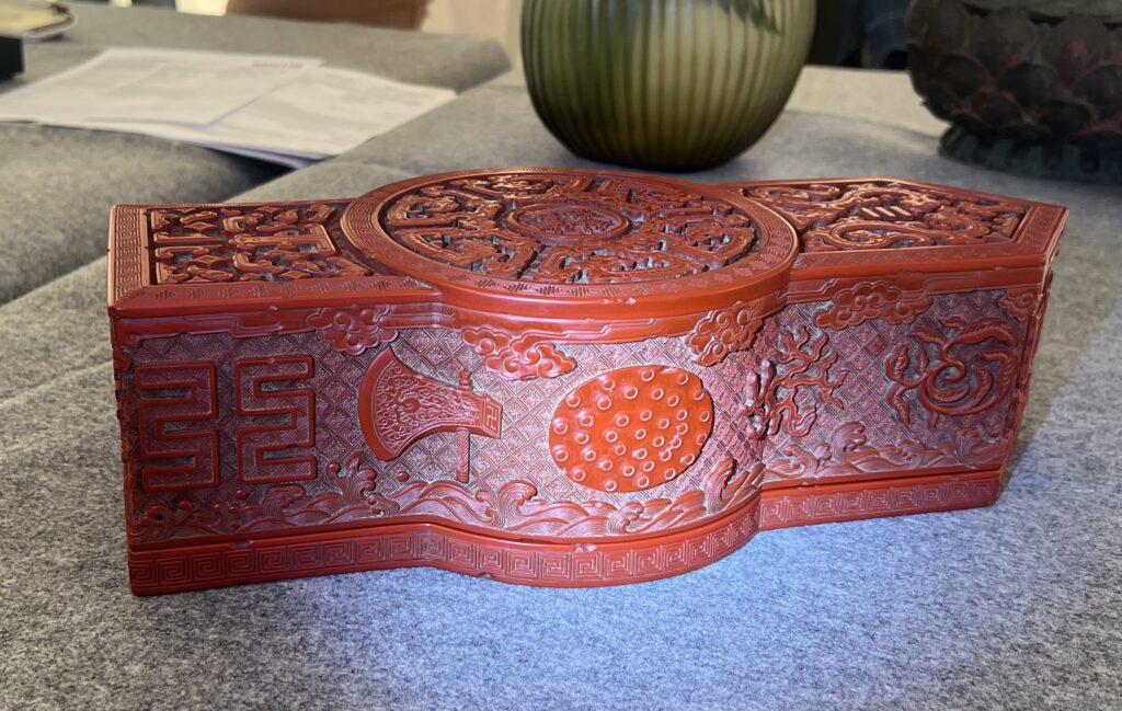 Robert Bradlow - Chinese Art Specialist