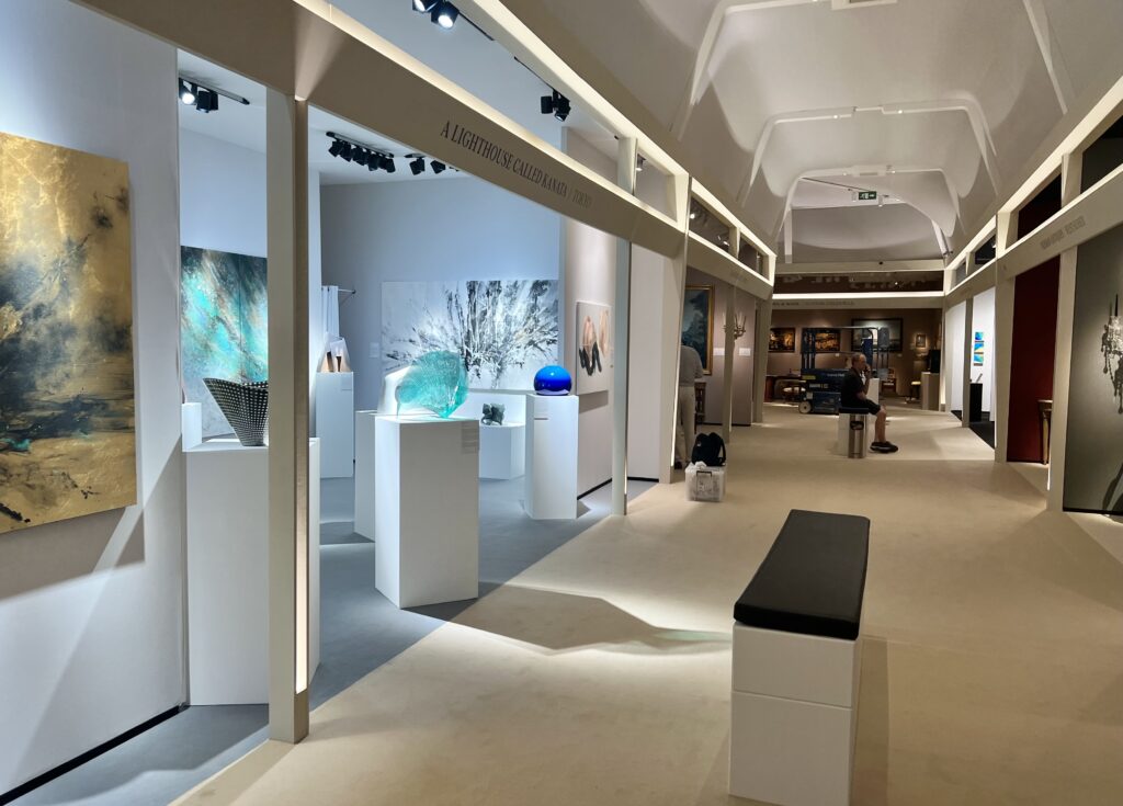 Robert Bradlow - Chinese Art Specialist
