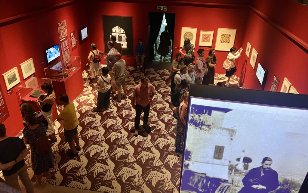 Robert Bradlow - Chinese Art Specialist