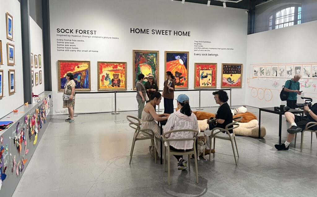 Robert Bradlow - Chinese Art Specialist