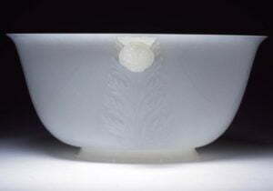 White jade Mughal style bowl, Qing Dynasty, Qianlong Period. Qing Dynasty, Qianlong Period. Victoria and Albert Museum, Salting Bequest